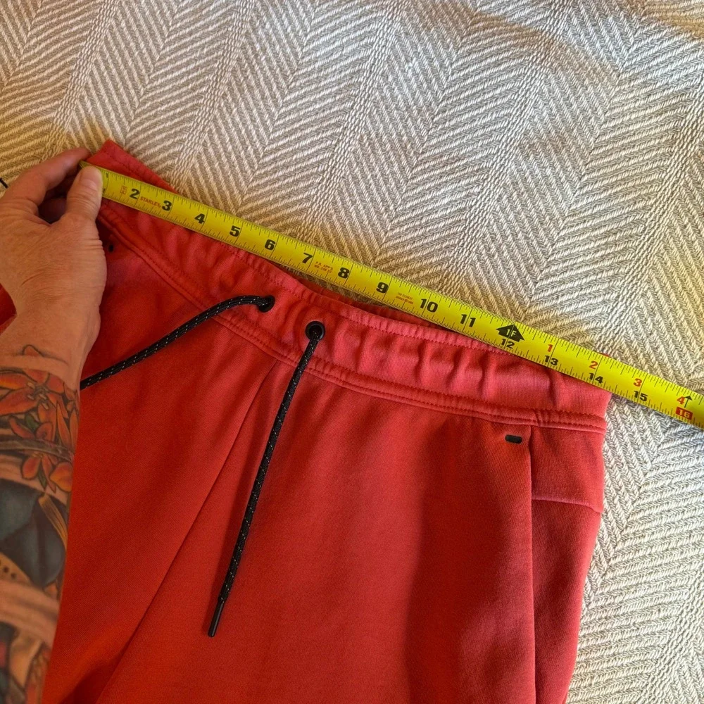 Nike Sportswear Tech Fleece Joggers Lobster Mens Small CU4495-605